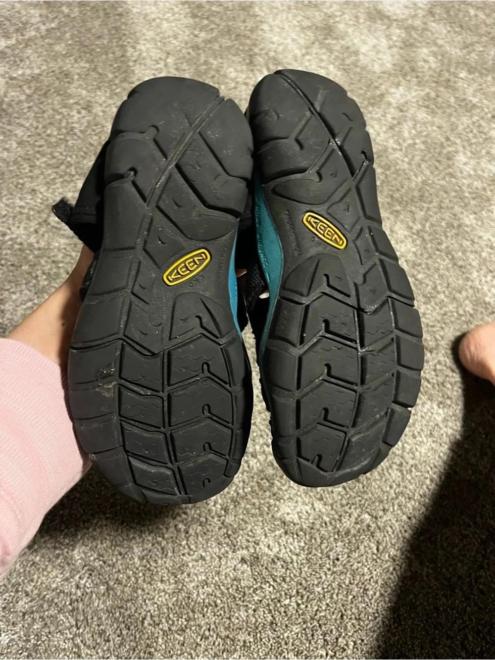 Keen j1 black sandals
